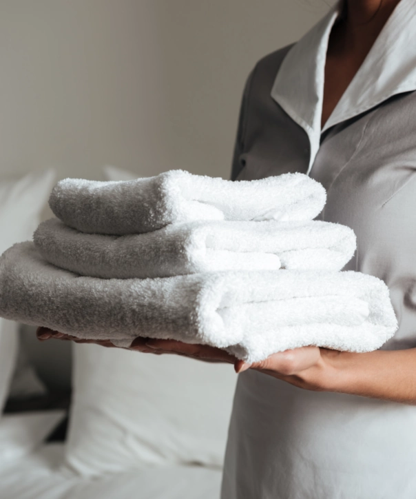 Equipe dedicada mantendo os mais altos padrões de limpeza e organização